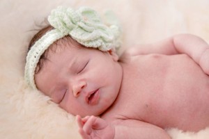 哺乳期烫头发对宝宝有什么影响哺乳期可以烫头发吗